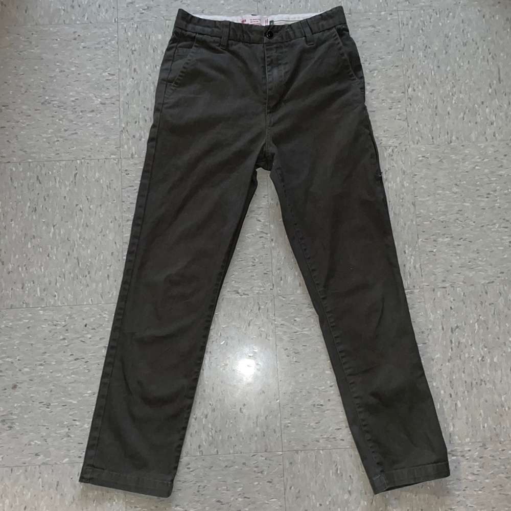 Globe pants green